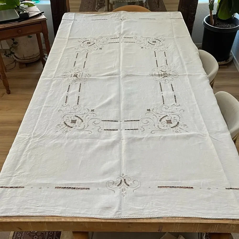 Vintage Linen Madeira Cut Out Floral Design Tablecloth 82